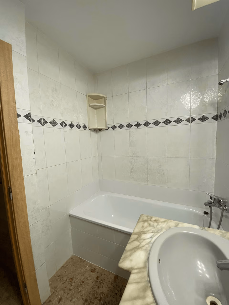 Baño: antes y después de la reforma en Barcelona - Antes