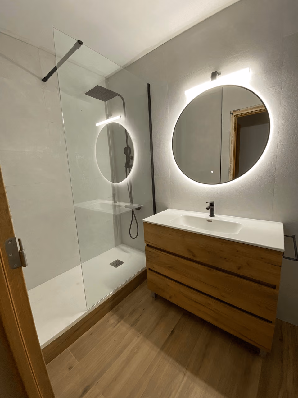 Baño: antes y después de la reforma en Barcelona - Después