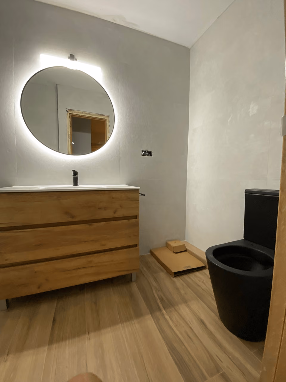 Baño: antes y después de una reforma real en Barcelona - Después
